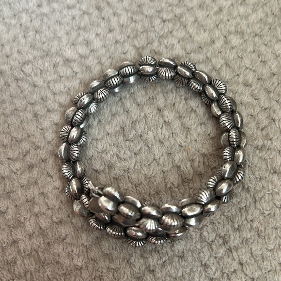 🐚Alex & Ani Clamshell Vintage 66 Bracelet - Picture 3 of 3